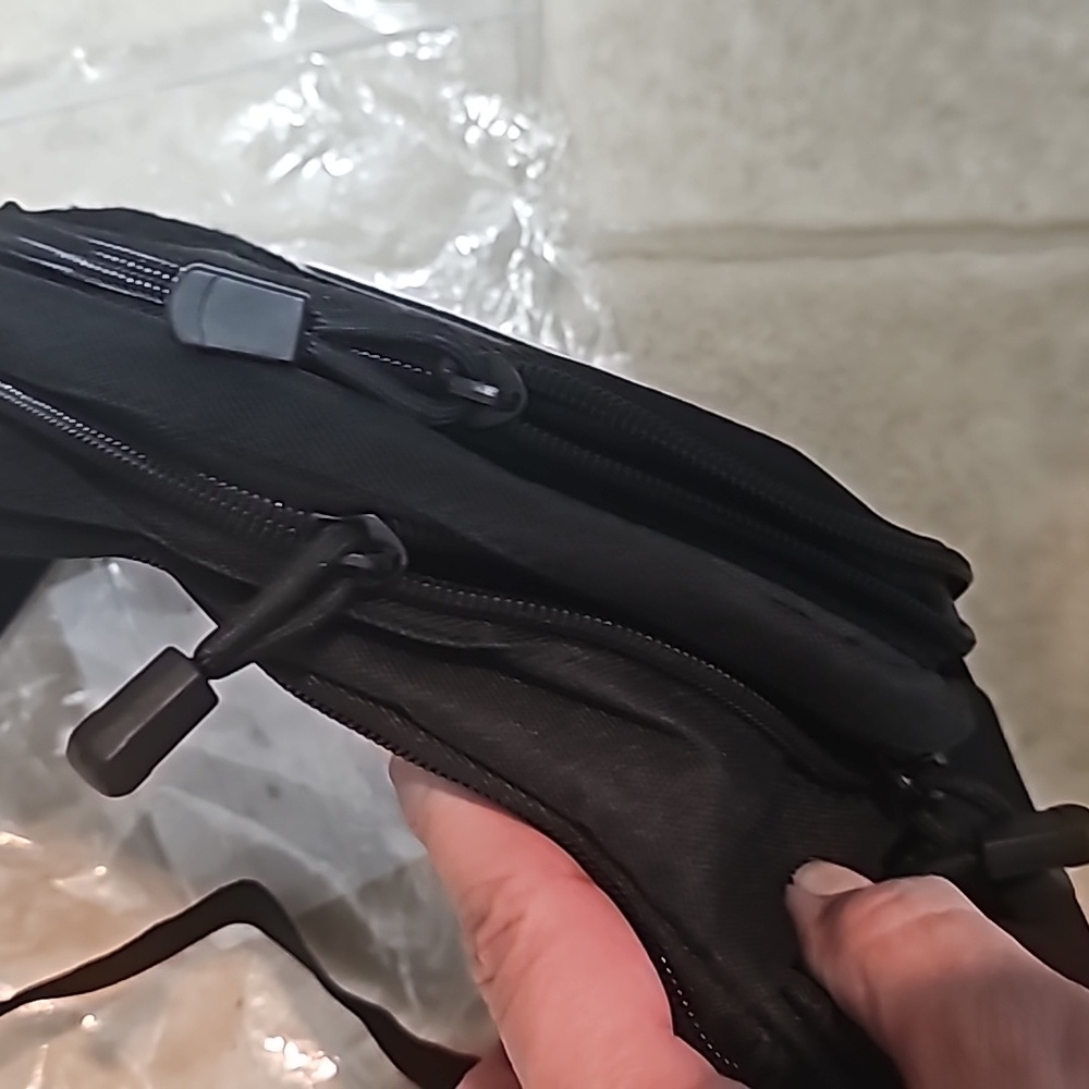 Tactical Sling Bag Conceal Carry - Picture 6 of 9